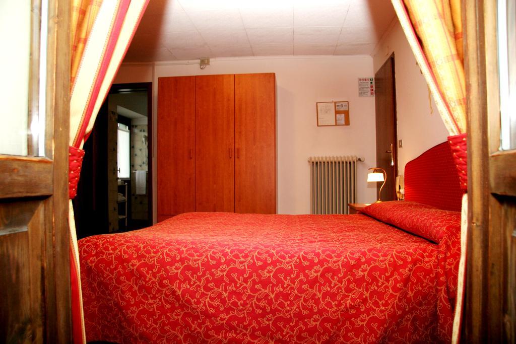 Albergo Garni Cavento Pinzolo Extérieur photo